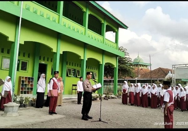 STOP BULLYING, POLRI HADIR KE MI PLUS JARYUL ULUM KALIPURWO