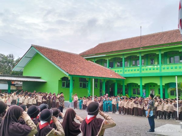 UPACARA PERINGATAN HARI GURU ” TAULADANMU, MASA DEPANKU”