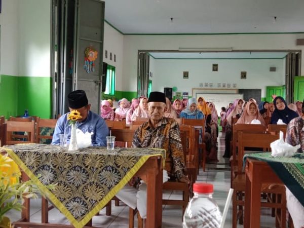 PENGAJIAN MAJLIS TA’LIM WALI MURID